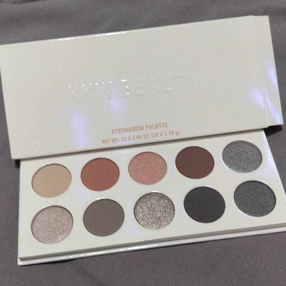 KKW Beauty - crystallized eyeshadow palette
